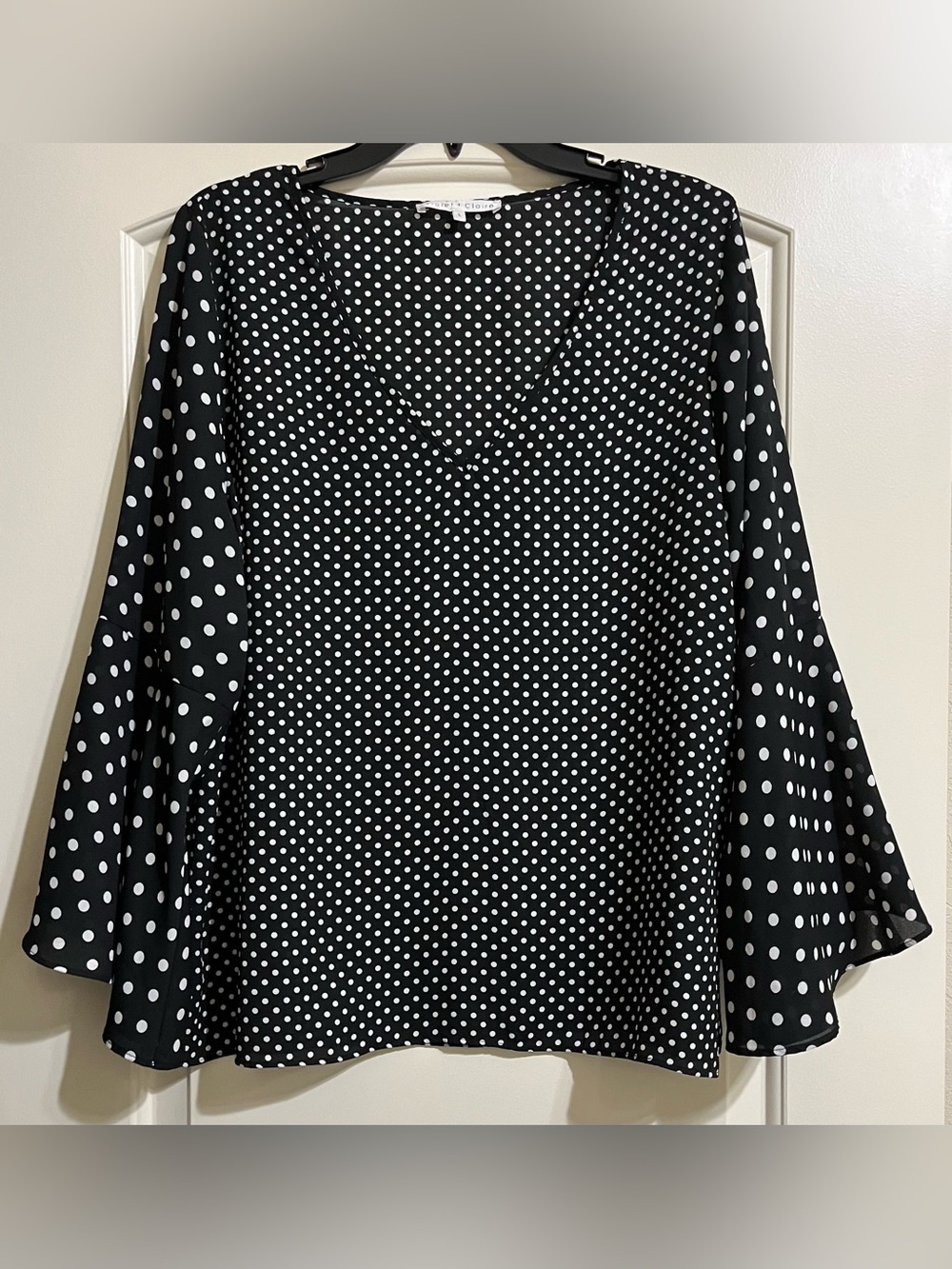 Violet & Claire Women’s Black White Polka Dot V-Neck Bell Sleeves Blouse Top L